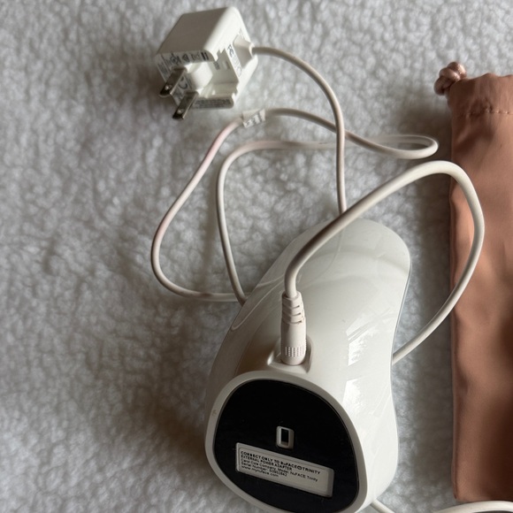 NUFACE TRINITY + ELE SET+ Pink Pouch and Gel Primer - Picture 8 of 16